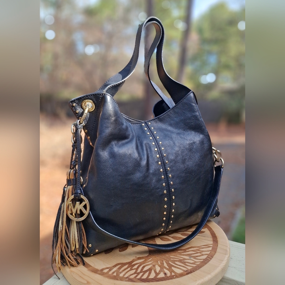Michael Michael Kors Large Uptown Astor Black Leather Gold Studded Shoulder Tote - Picture 1 of 12